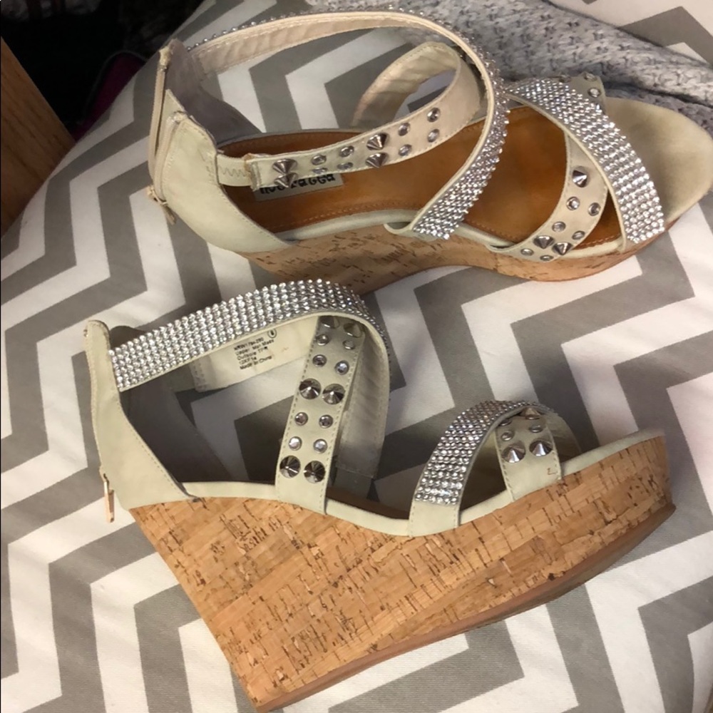 Size 8 wedges